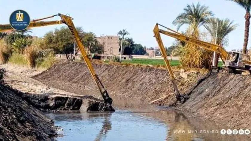 «التنمية المحلية»: رفع 3.8 مليون طن مخلفات من الترع والمصارف
                                     | يلا شوت