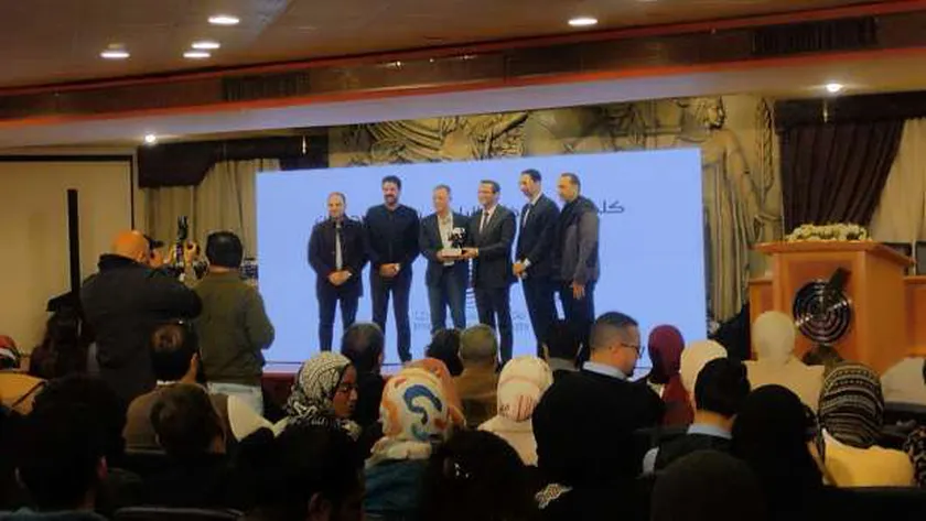 نقيب الصحفيين: الصورة الصحفية لا تزال قادرة على التعبير عن المجتمع
                                     | يلا شوت