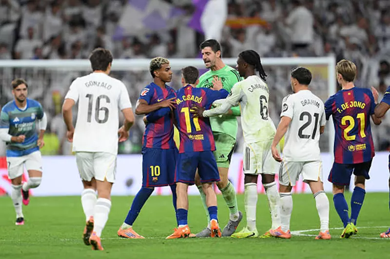 رغم الإثارة... الكلاسيكو بين الأقل في وقت اللعب الفعلي بالدوري الإسباني